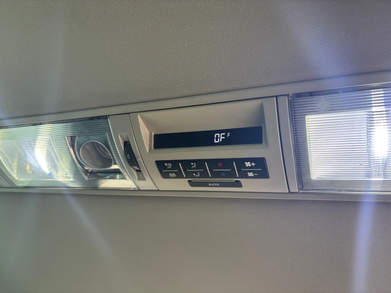 VW Caravelle 2.0, снимка 9 - Бусове и автобуси - 51783885