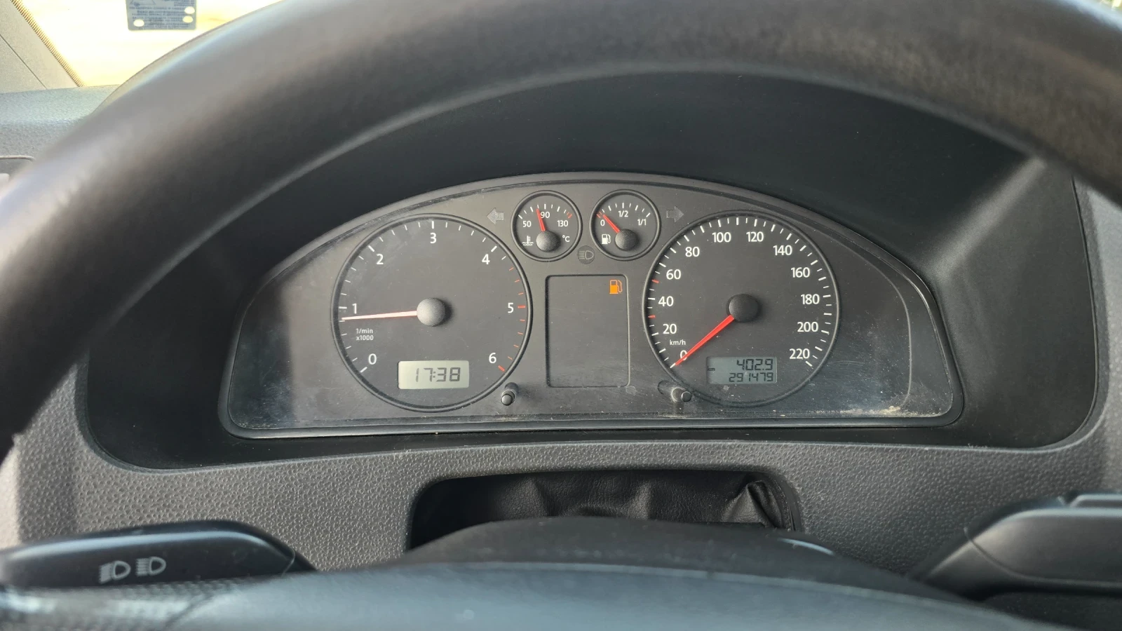 VW Transporter 1.9 TDI, снимка 9 - Бусове и автобуси - 54891481