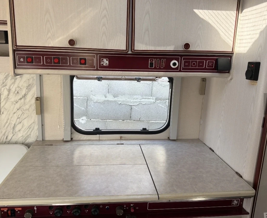 Каравана Knaus S?dwind 530, снимка 5 - Каравани и кемпери - 55368218