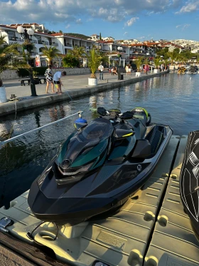 Джет Bombardier Sea Doo APEX 300 CARBON LIMITED EDICION!!!, снимка 2 - Воден транспорт - 49419214