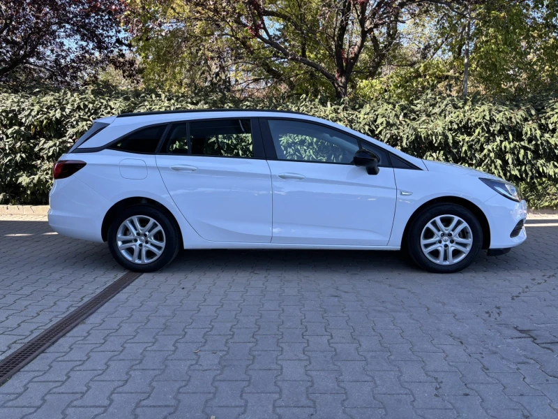 Opel Astra Elegance Sports Tourer, снимка 4 - Автомобили и джипове - 47630376