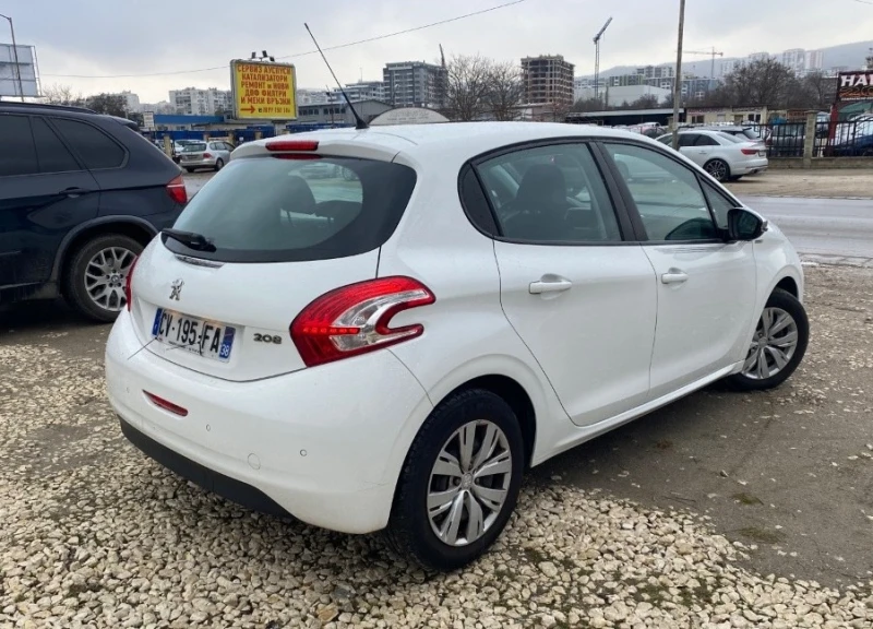 Peugeot 208 1.2, снимка 6 - Автомобили и джипове - 48983765