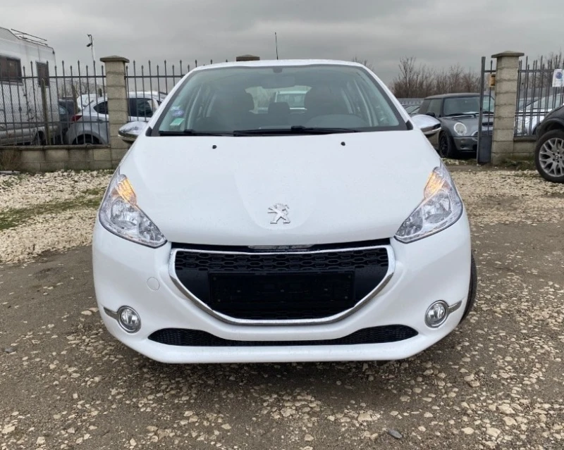 Peugeot 208 1.2, снимка 3 - Автомобили и джипове - 48983765