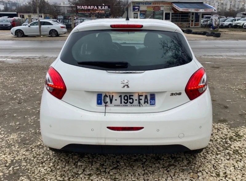 Peugeot 208 1.2, снимка 4 - Автомобили и джипове - 48983765