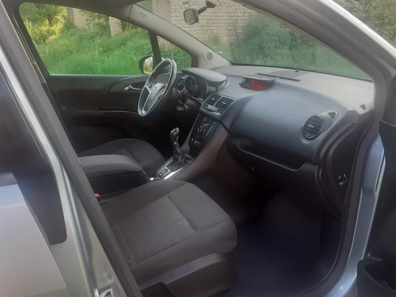 Opel Meriva 1, 4i климатик, снимка 8 - Автомобили и джипове - 52258162