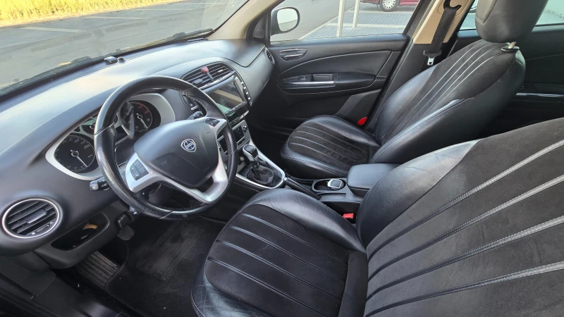 Lancia Delta, снимка 14 - Автомобили и джипове - 52449242