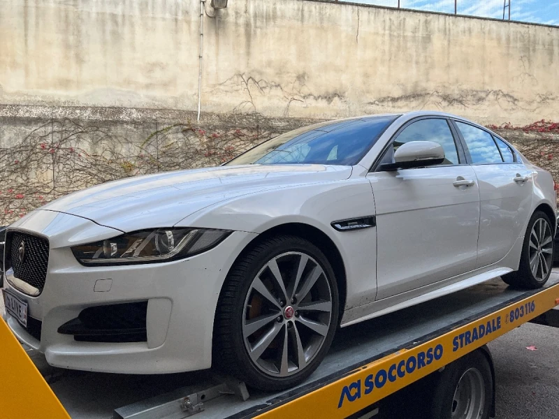 Jaguar XE 20d R-Sport AWD 4x4 КОЖА ПАНОРАМА