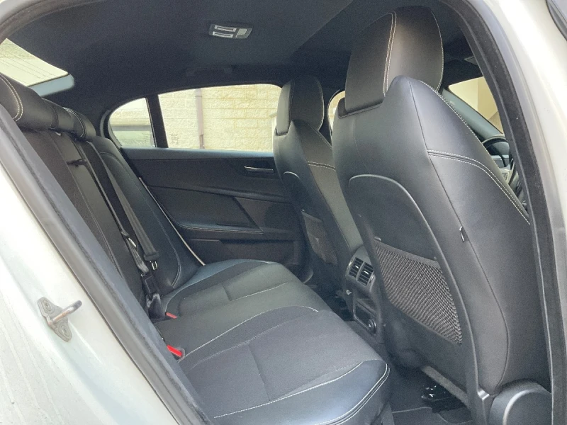 Jaguar XE 20d R-Sport AWD 4x4 КОЖА ПАНОРАМА, снимка 16 - Автомобили и джипове - 52157392