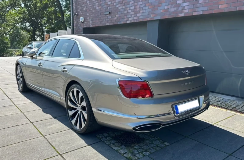 Bentley Flying Spur W12* 360* HuD* Matrix, снимка 2 - Автомобили и джипове - 52220457