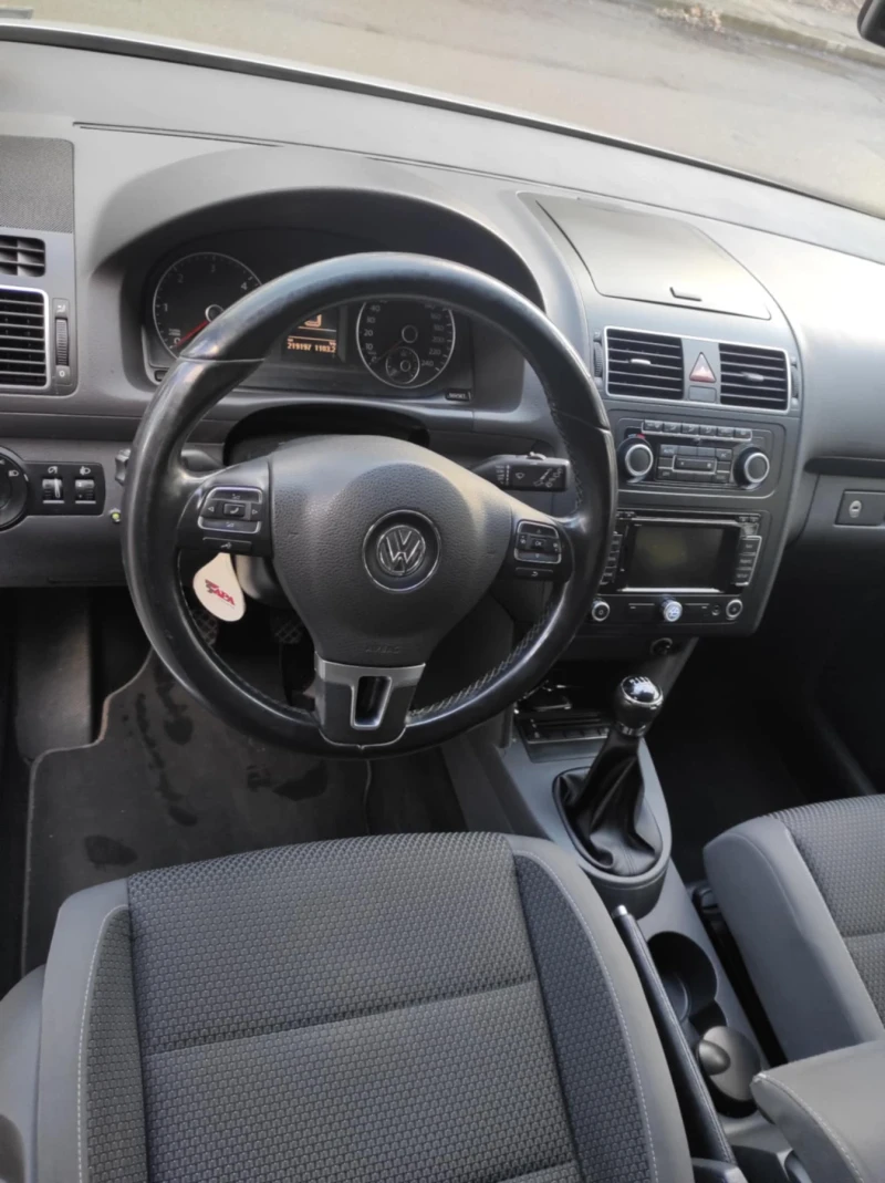 VW Touran, снимка 8 - Автомобили и джипове - 53090668