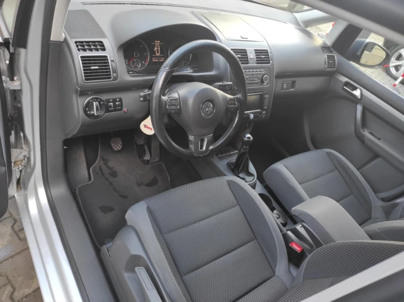 VW Touran, снимка 7 - Автомобили и джипове - 53090668