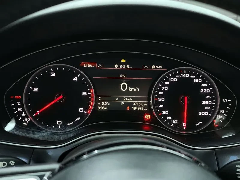 Audi A6 2.0 TDI Dynamic C7 - изображение 8