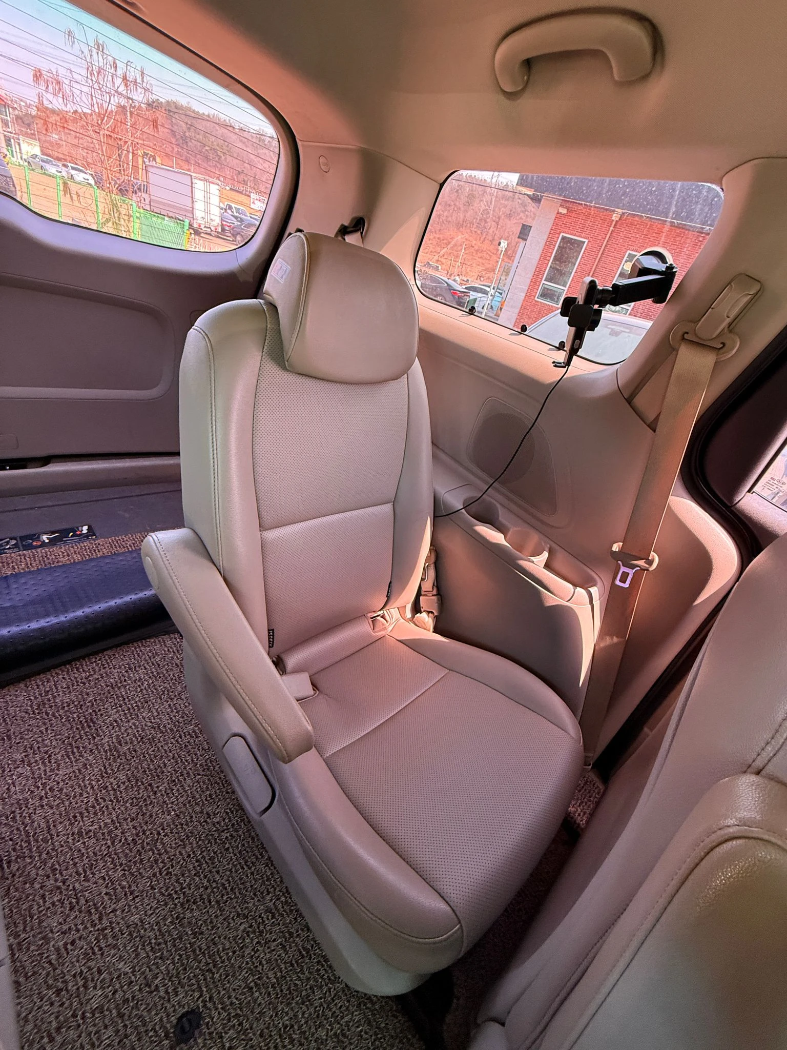 Kia Carnival 2, 2D, Full екстри!9 МЕСТНА - изображение 6