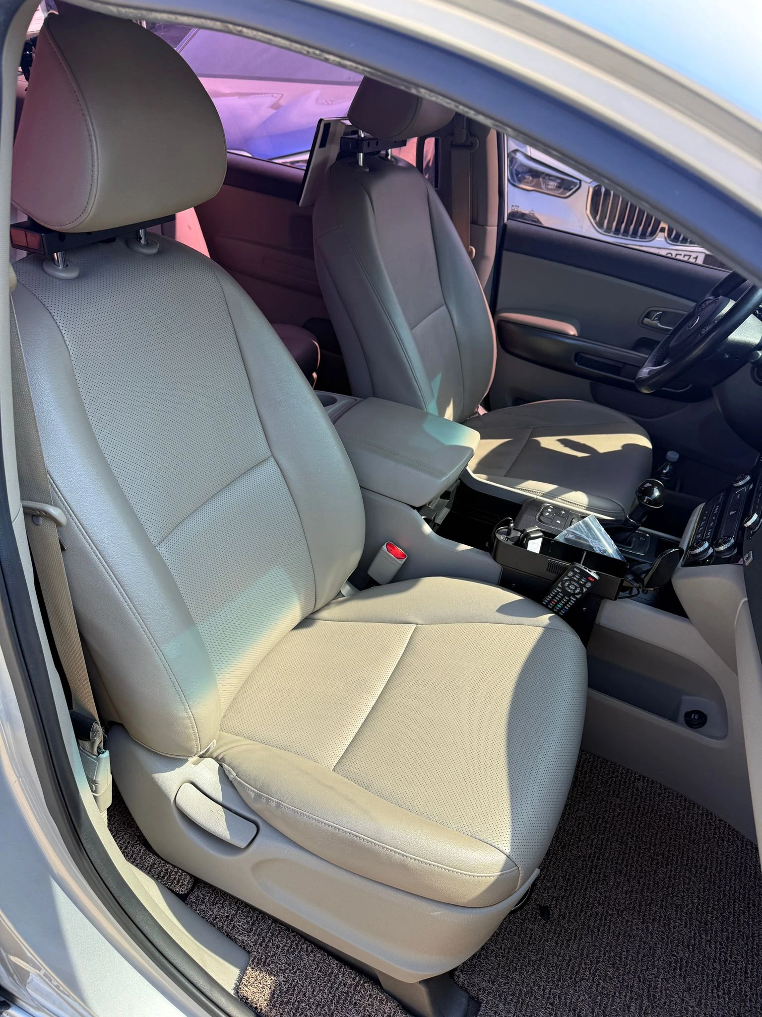 Kia Carnival 2, 2D, Full екстри!9 МЕСТНА - изображение 7