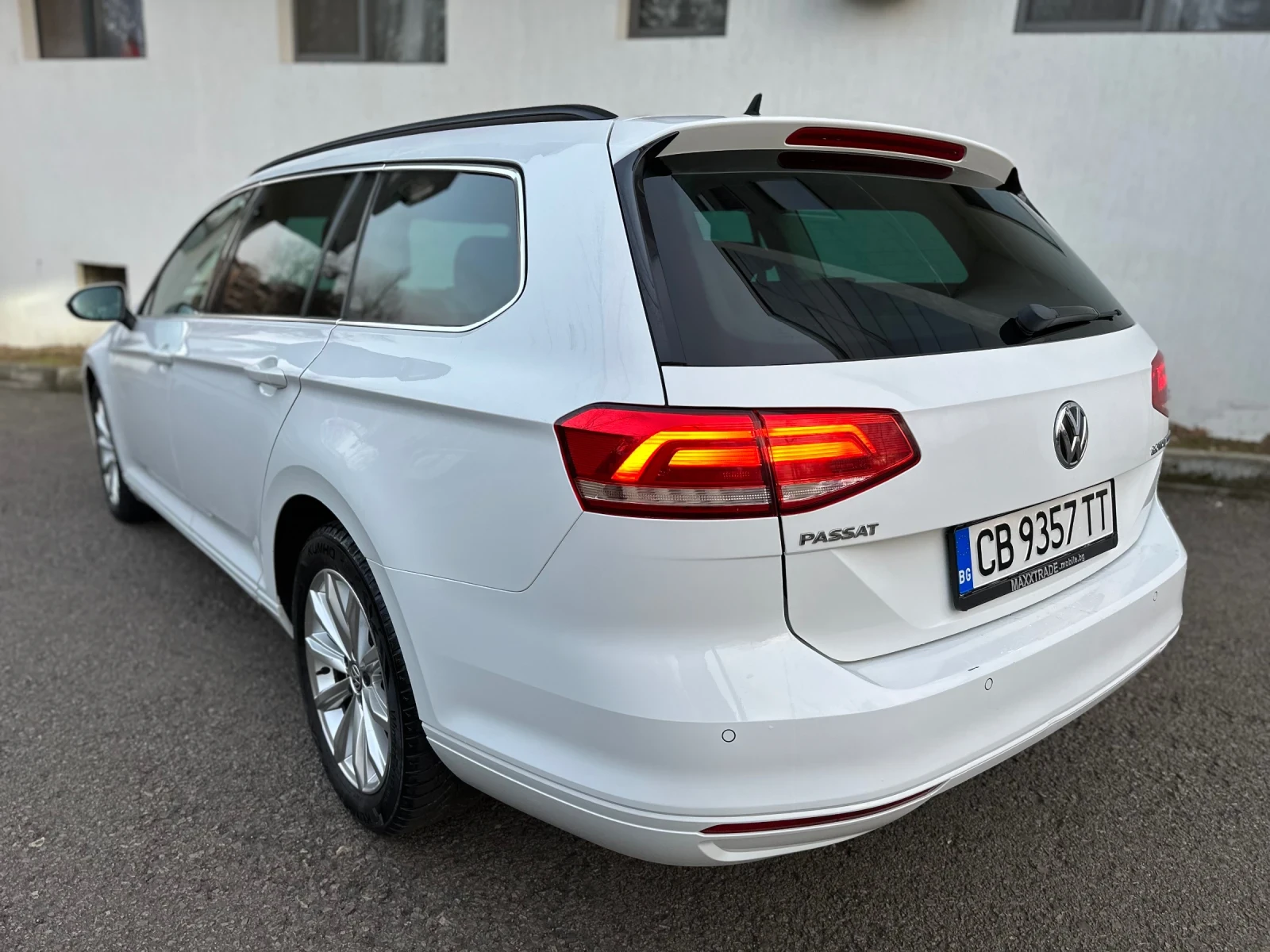 VW Passat 2.0TDI / DSG / NAVI - изображение 5