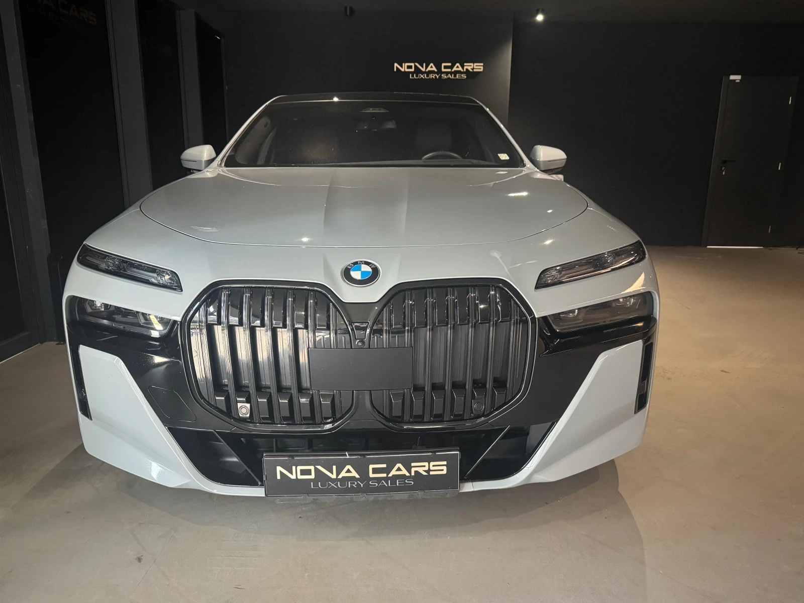 BMW 740 d xDrive M pro TV - изображение 4