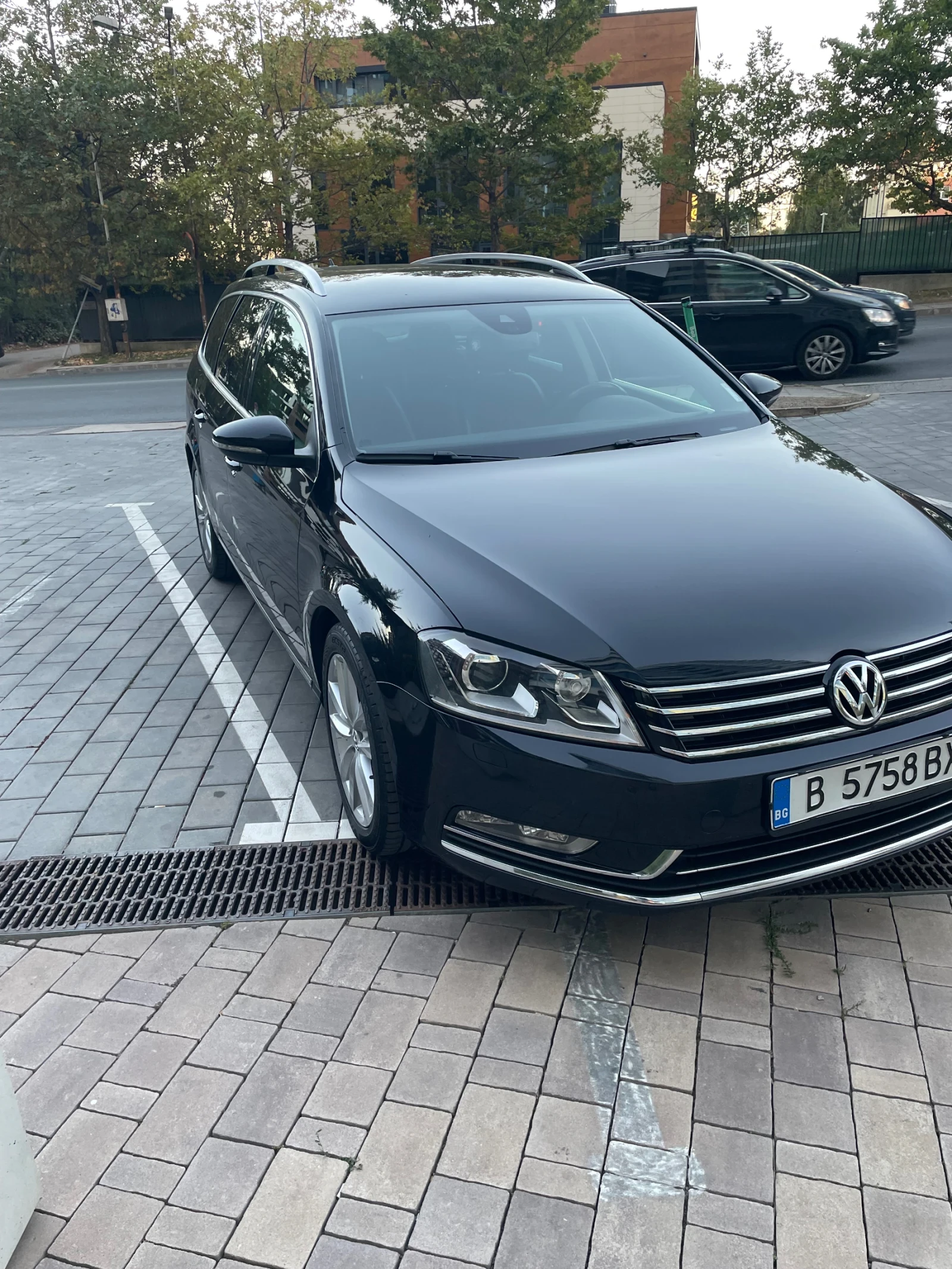 VW Passat Комби - изображение 4