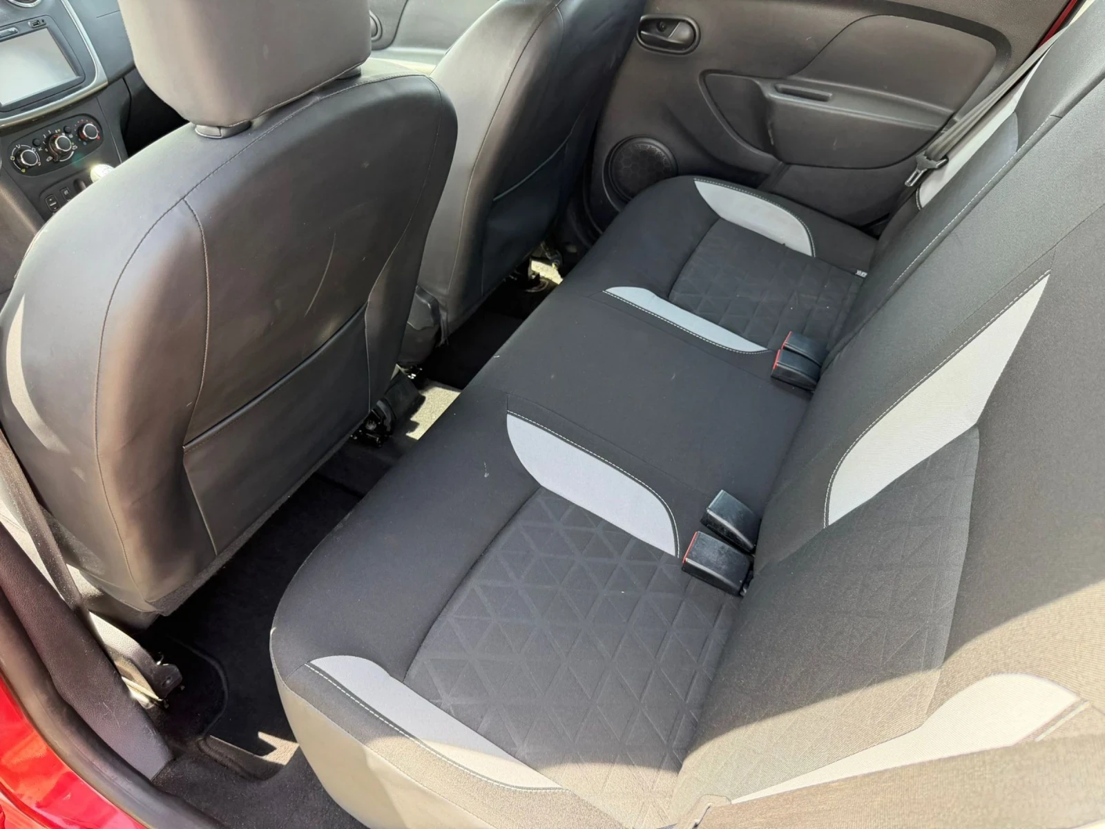 Dacia Sandero STEPWAY - 1.5 dCi, снимка 10 - Автомобили и джипове - 54216475