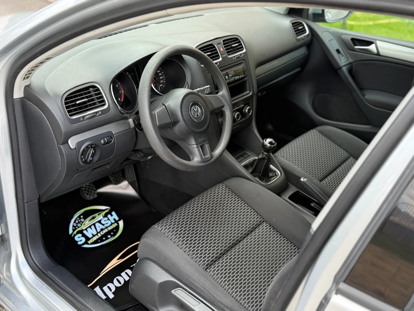 VW Golf Бензин* ГАЗ* перфектен и много запазен* , снимка 9 - Автомобили и джипове - 54294669
