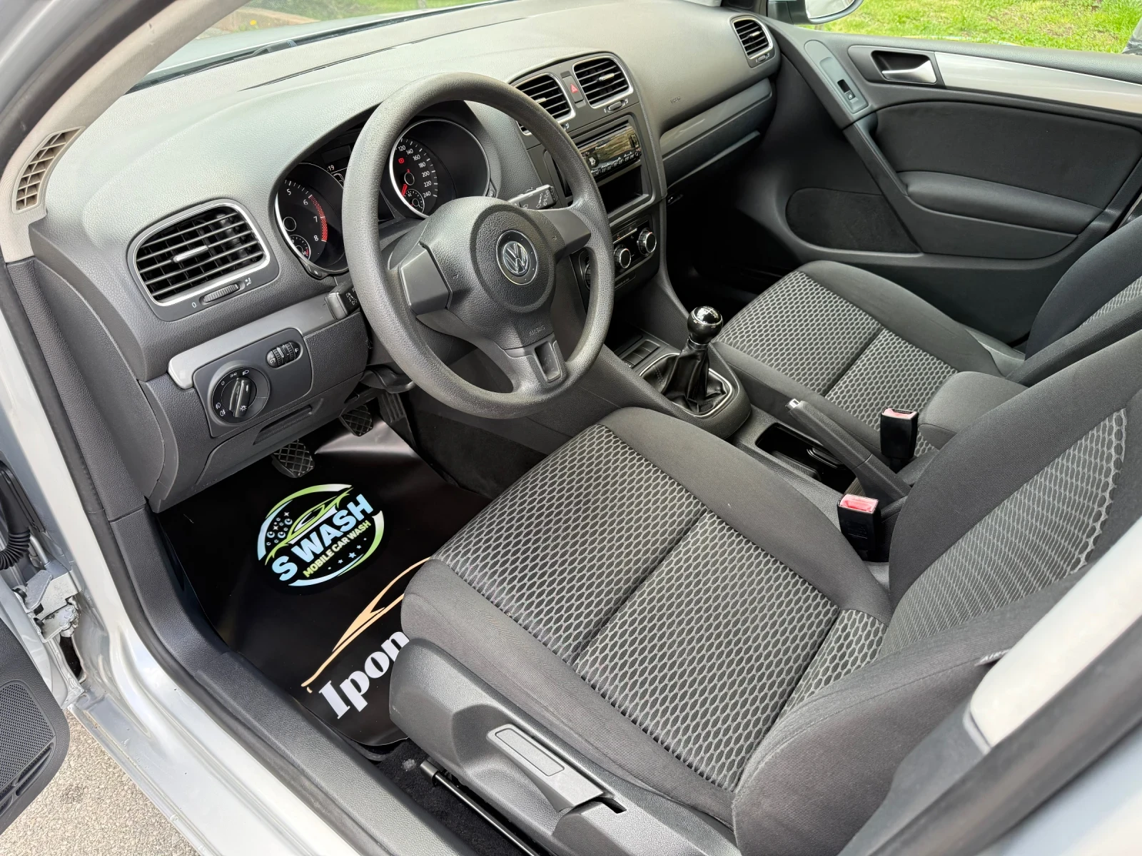 VW Golf Бензин* ГАЗ* перфектен и много запазен* , снимка 8 - Автомобили и джипове - 54294669