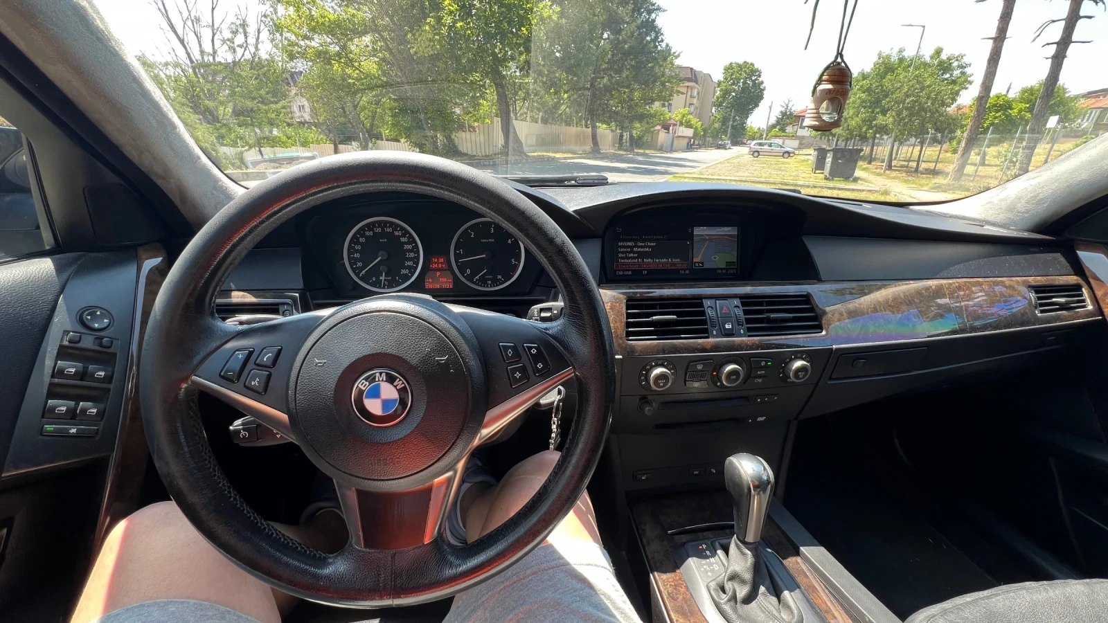 BMW 530 D, снимка 16 - Автомобили и джипове - 54541911