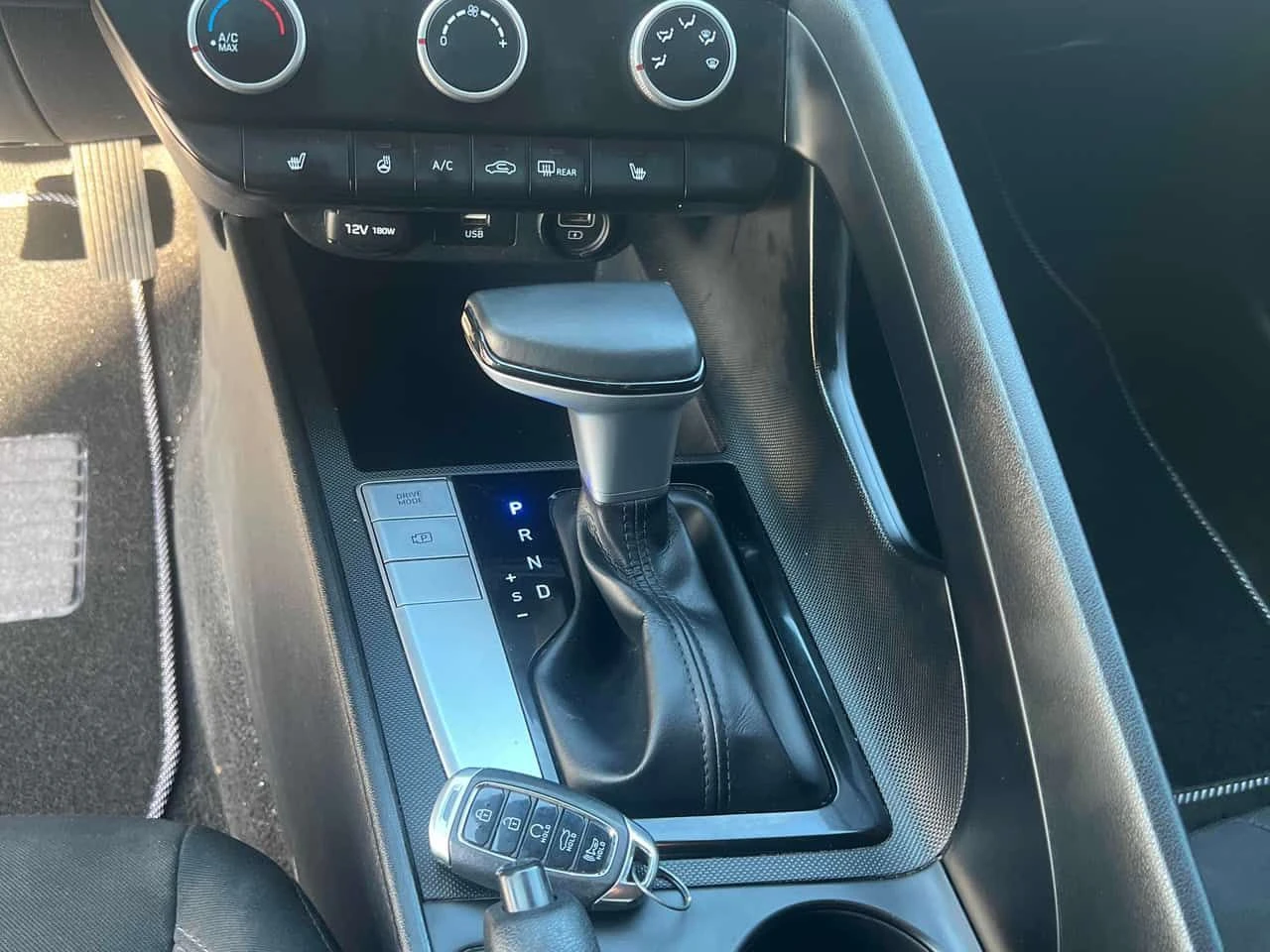 Hyundai Elantra * Preferred IVT * CARFAX * ПОДГРЕВ * KEYLESS, снимка 10 - Автомобили и джипове - 54681760