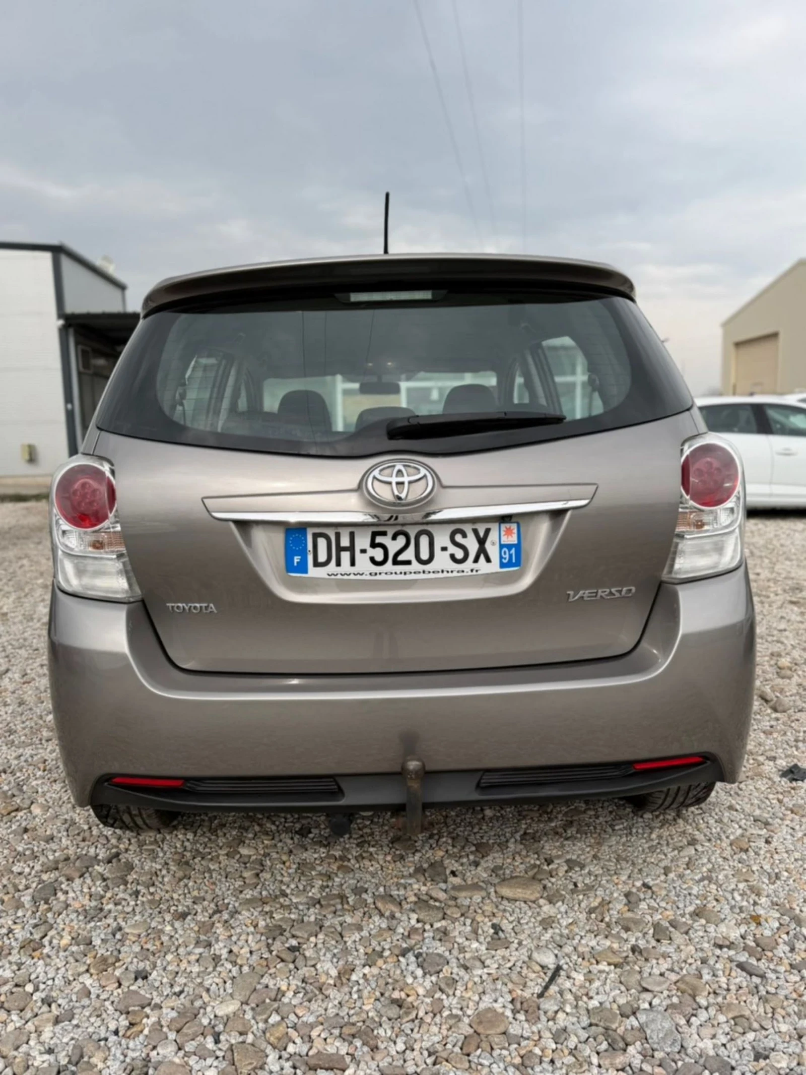 Toyota Verso 1.6 i, снимка 4 - Автомобили и джипове - 55012950