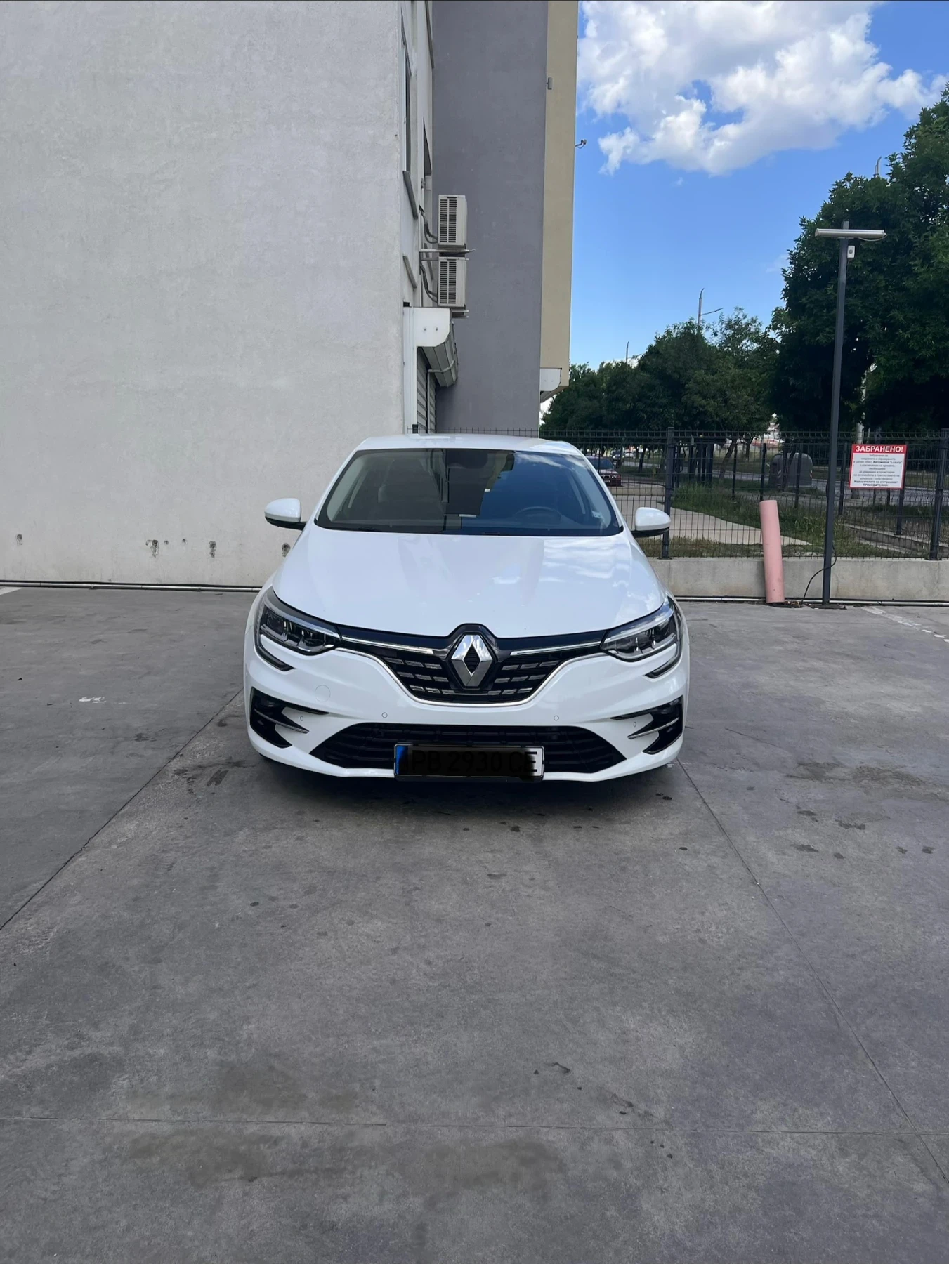 Renault Megane 1.5 DCI INTENSE Sedan, снимка 2 - Автомобили и джипове - 55329846