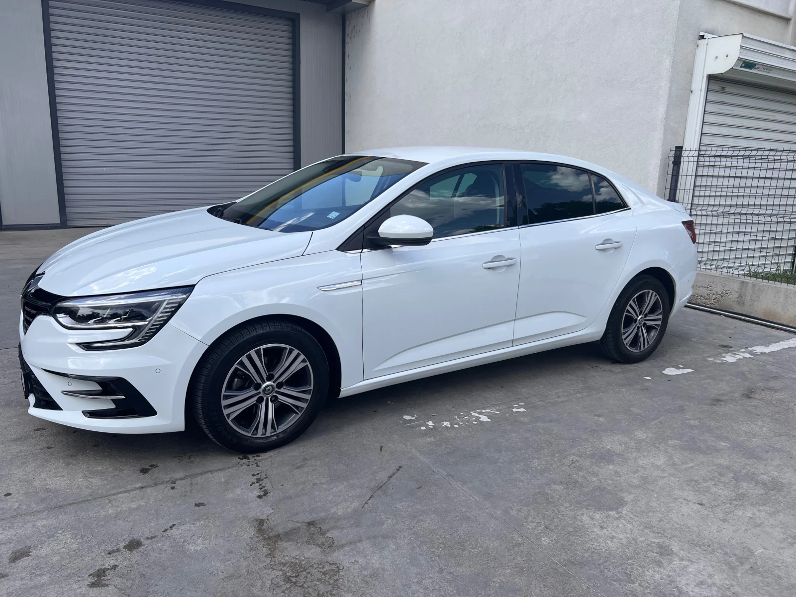 Renault Megane 1.5 DCI INTENSE Sedan, снимка 5 - Автомобили и джипове - 55329846