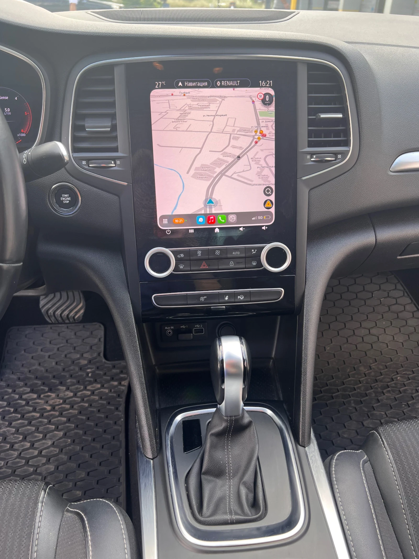 Renault Megane 1.5 DCI INTENSE Sedan, снимка 10 - Автомобили и джипове - 55329846
