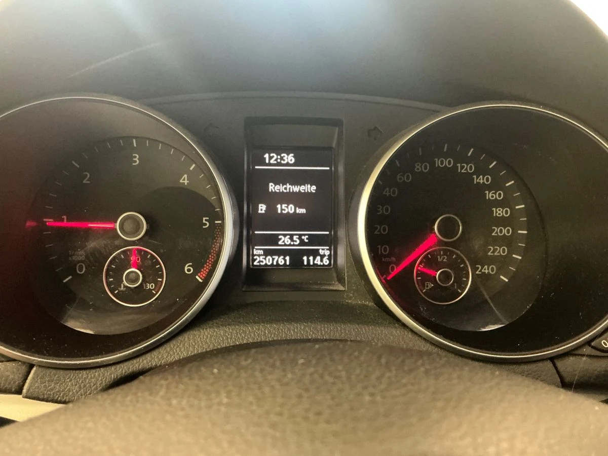 VW Golf 1.6 TDI HIGHLINE, снимка 3 - Автомобили и джипове - 55485393