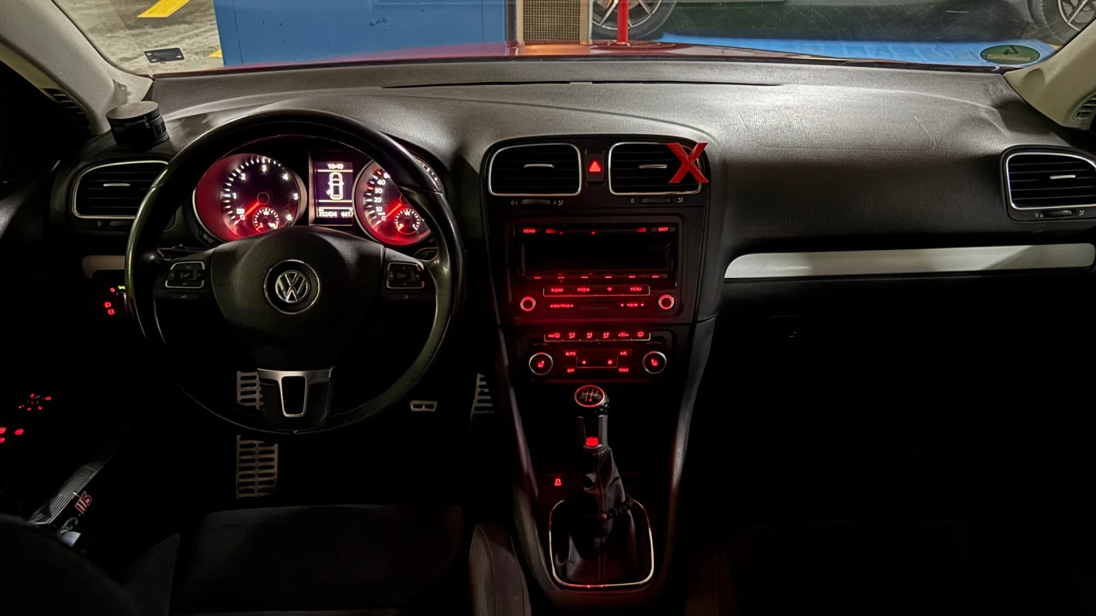 VW Golf 1.6 TDI HIGHLINE, снимка 9 - Автомобили и джипове - 56525433