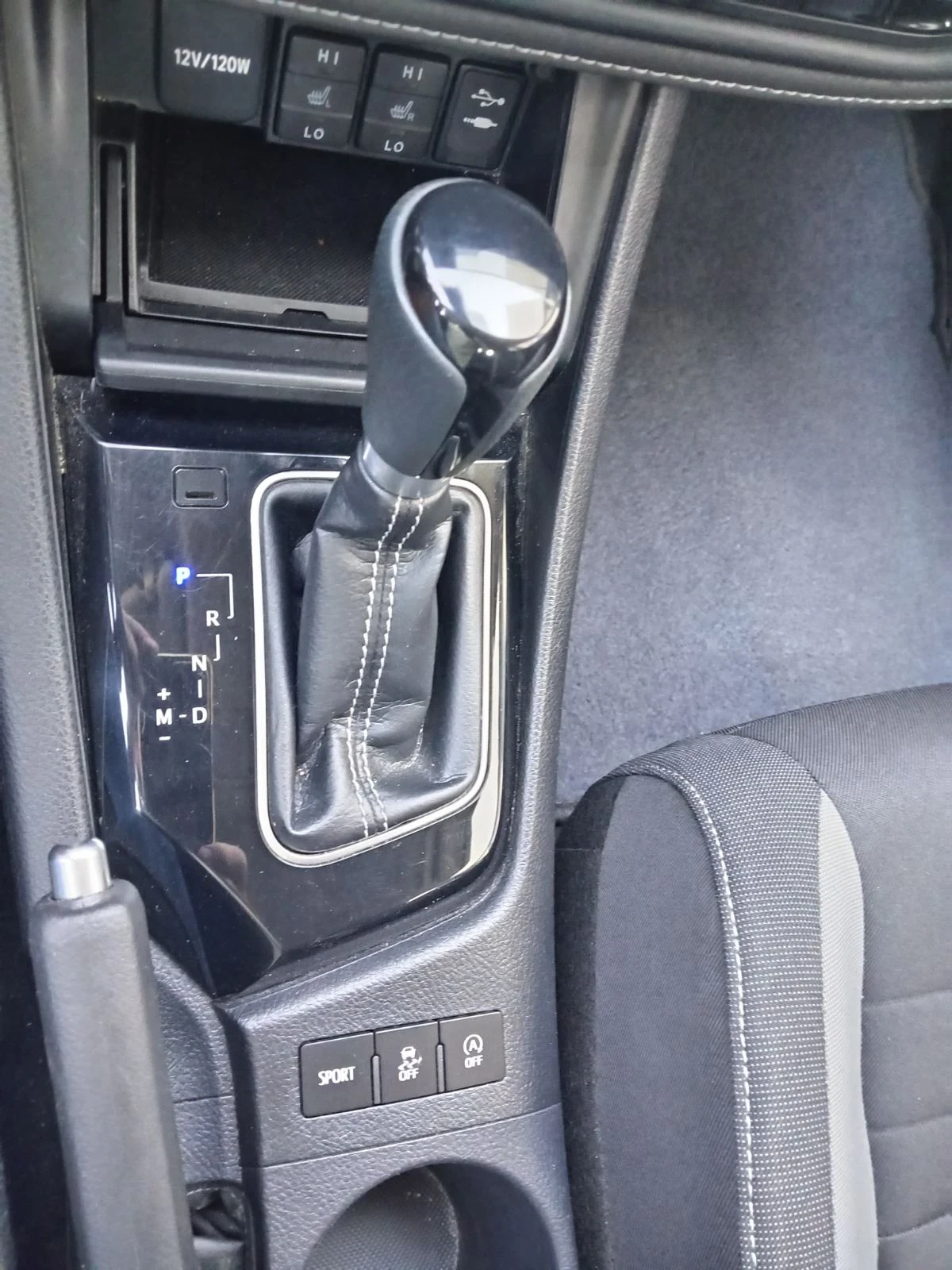 Toyota Auris !!! Avtomat !!! 47000KM !!! Evro6 !!!, снимка 13 - Автомобили и джипове - 55602585