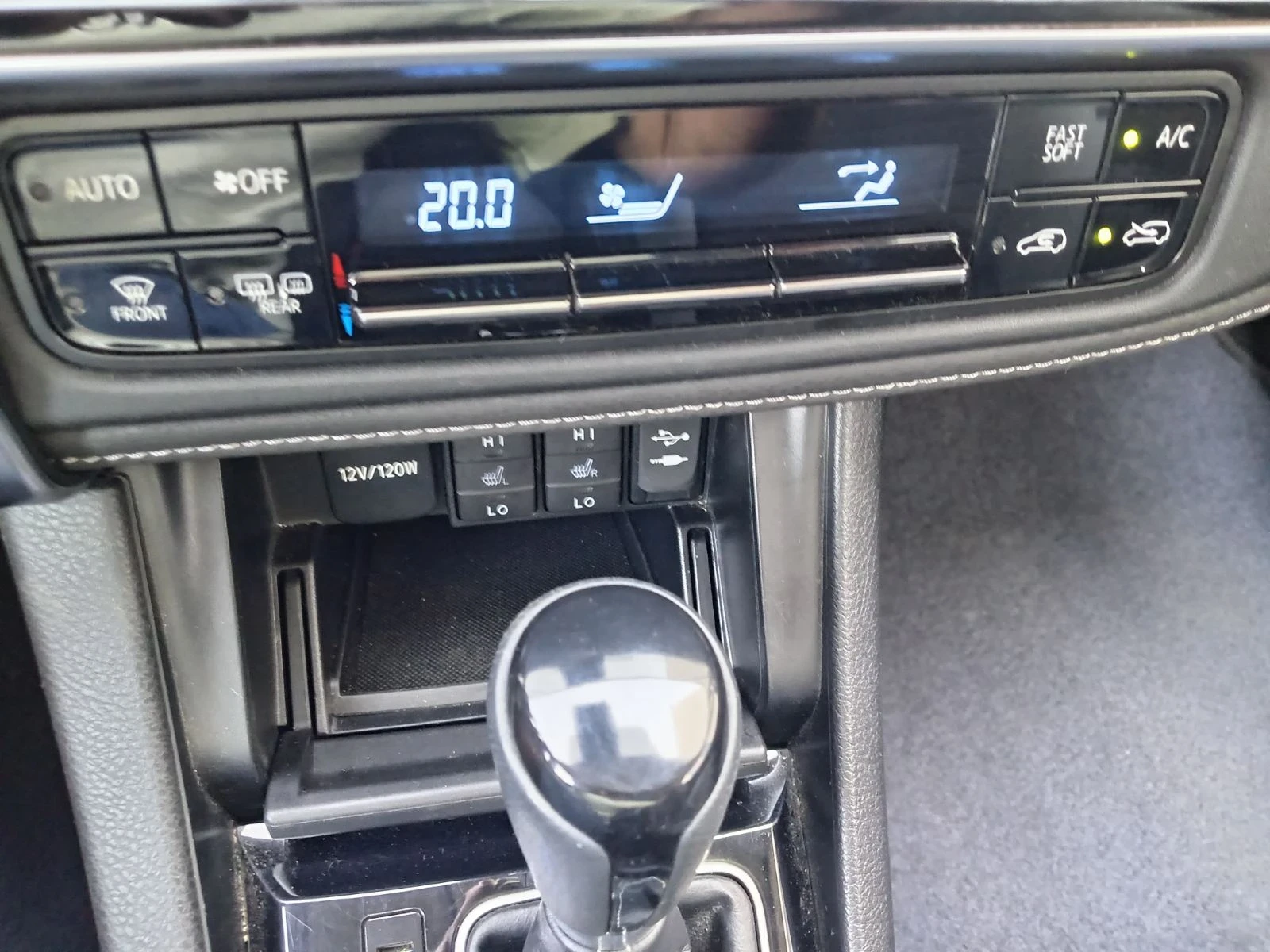 Toyota Auris !!! Avtomat !!! 47000KM !!! Evro6 !!!, снимка 14 - Автомобили и джипове - 55602585