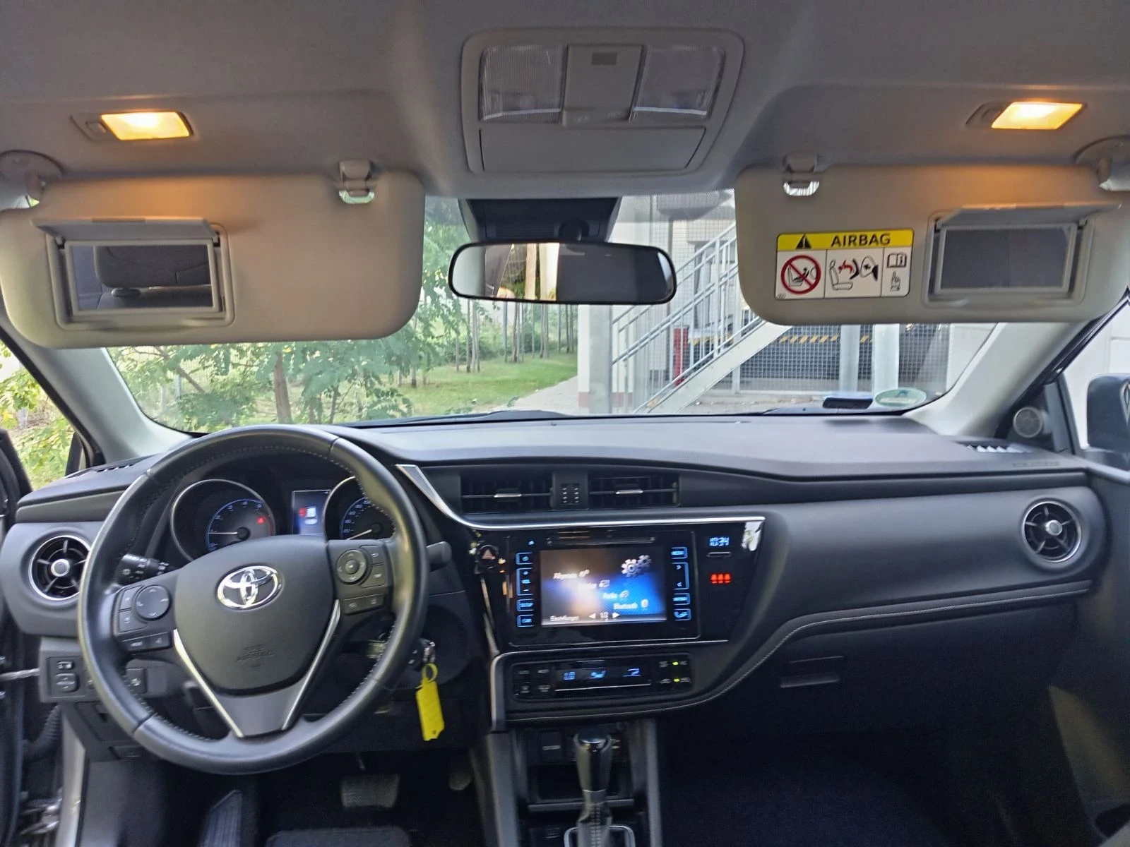 Toyota Auris !!! Avtomat !!! 47000KM !!! Evro6 !!!, снимка 8 - Автомобили и джипове - 55602585