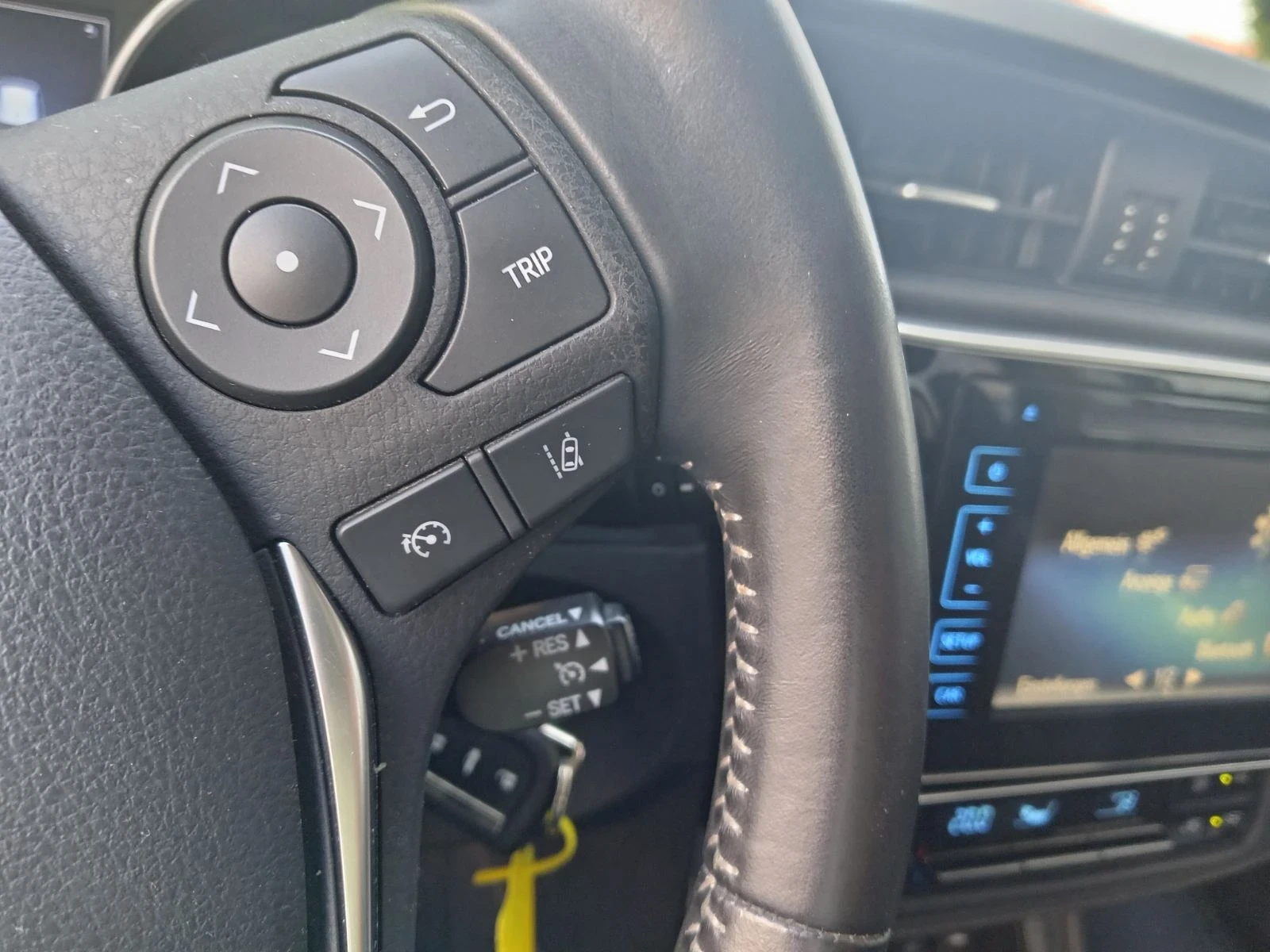 Toyota Auris !!! Avtomat !!! 47000KM !!! Evro6 !!!, снимка 15 - Автомобили и джипове - 55602585