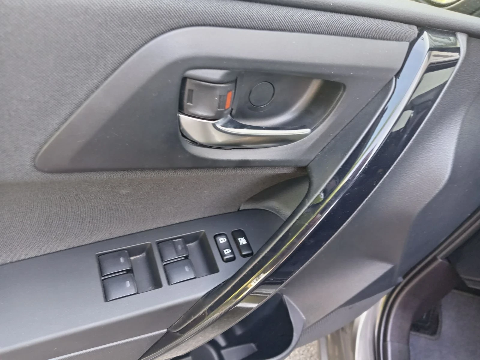 Toyota Auris !!! Avtomat !!! 47000KM !!! Evro6 !!!, снимка 16 - Автомобили и джипове - 55602585
