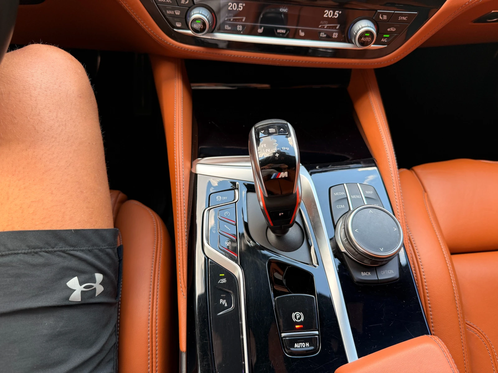 BMW M5 FULL X-DRIVE B/W VACUUM DISTR KEYLESS CARPLAY 3xTV | Mobile.bg � ����������� 11