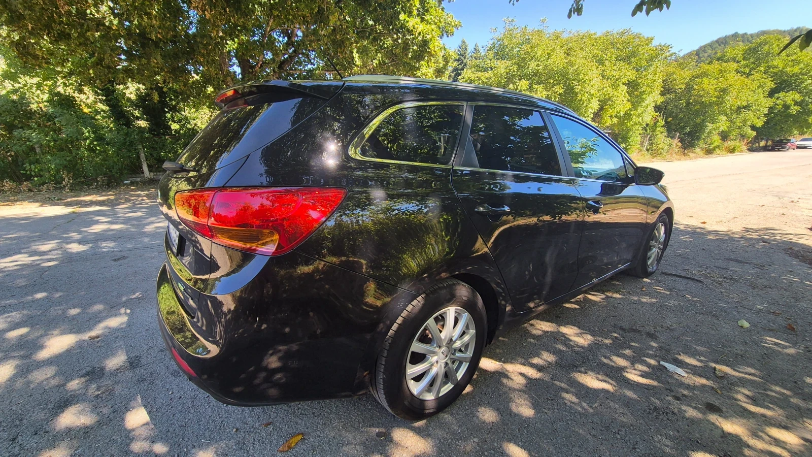 Kia Ceed 1.6 Gdi , снимка 7 - Автомобили и джипове - 55976583