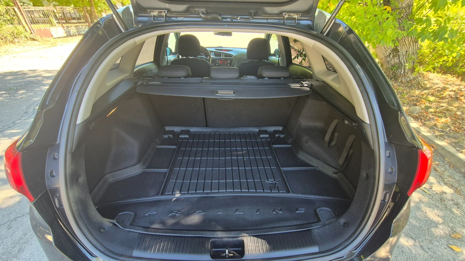 Kia Ceed 1.6 Gdi , снимка 10 - Автомобили и джипове - 55976583