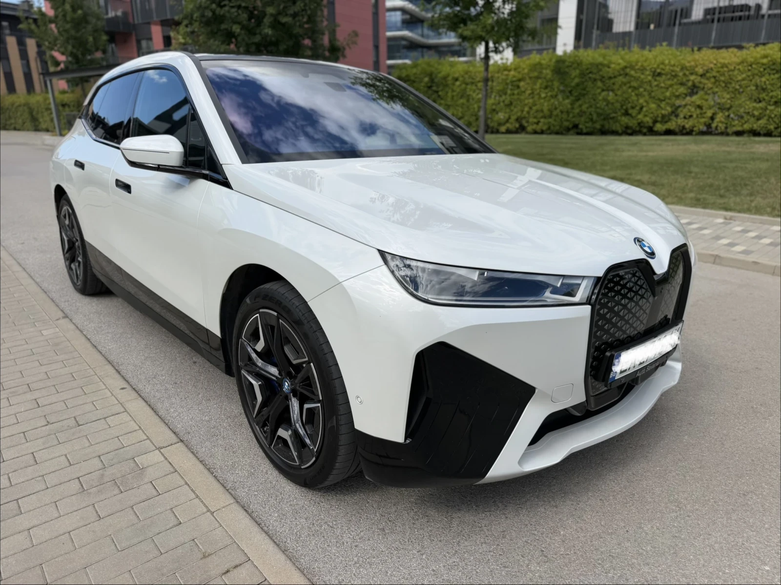 BMW iX M60 FULL В ГАРАНЦИЯ, снимка 6 - Автомобили и джипове - 56239134