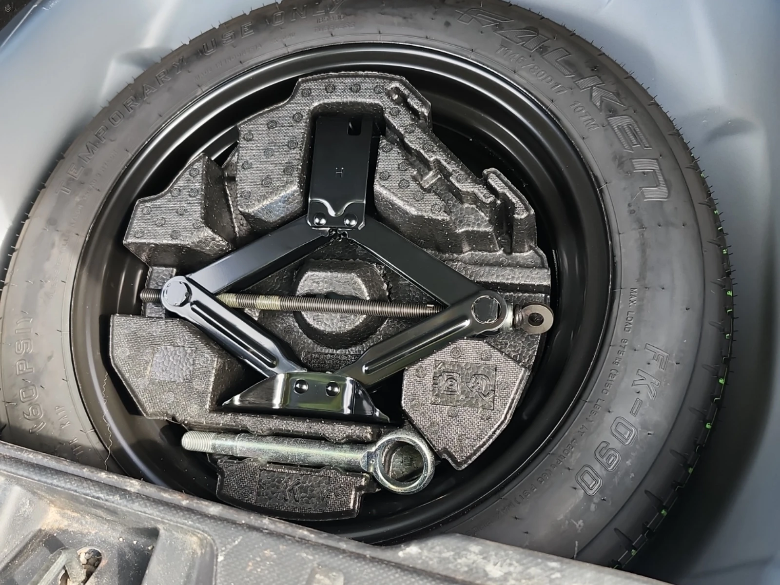 Subaru Forester TOURING / АВТОКРЕДИТ, снимка 14 - Автомобили и джипове - 56270750