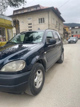 Mercedes-Benz ML 230 Газ/Бензин Газовата е слагана в Италия, снимка 2