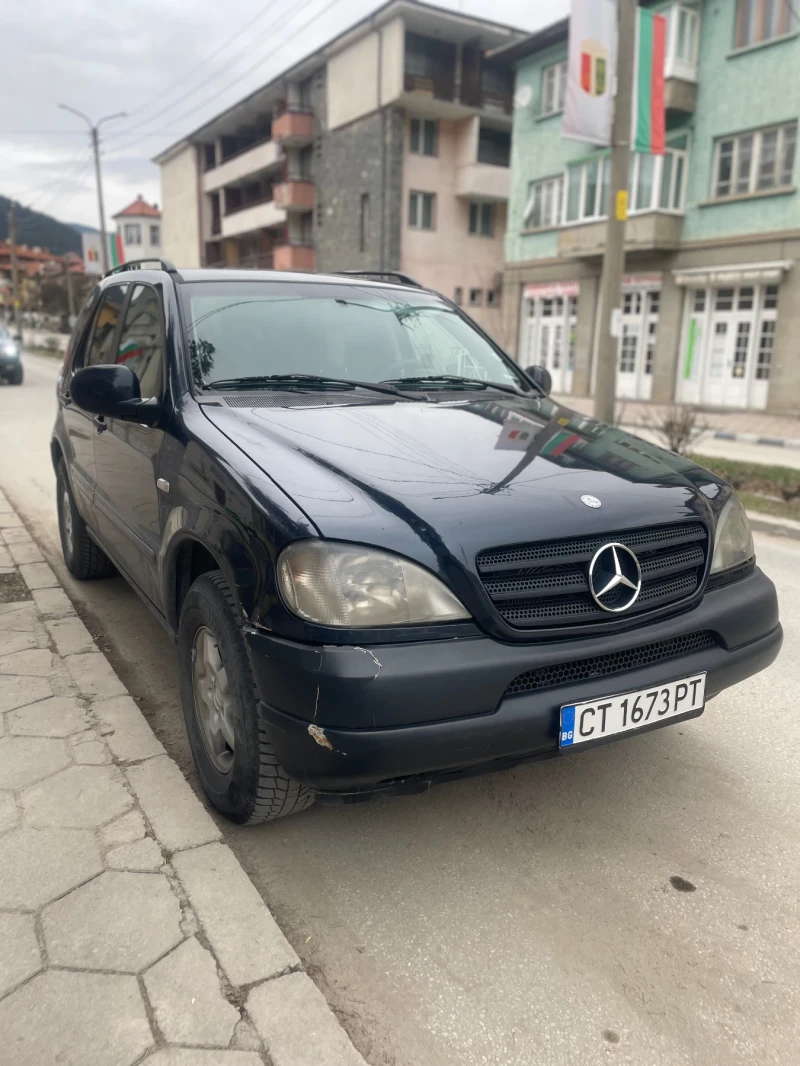 Mercedes-Benz ML 230 Газ/Бензин Газовата е слагана в Италия, снимка 1 - Автомобили и джипове - 49606564