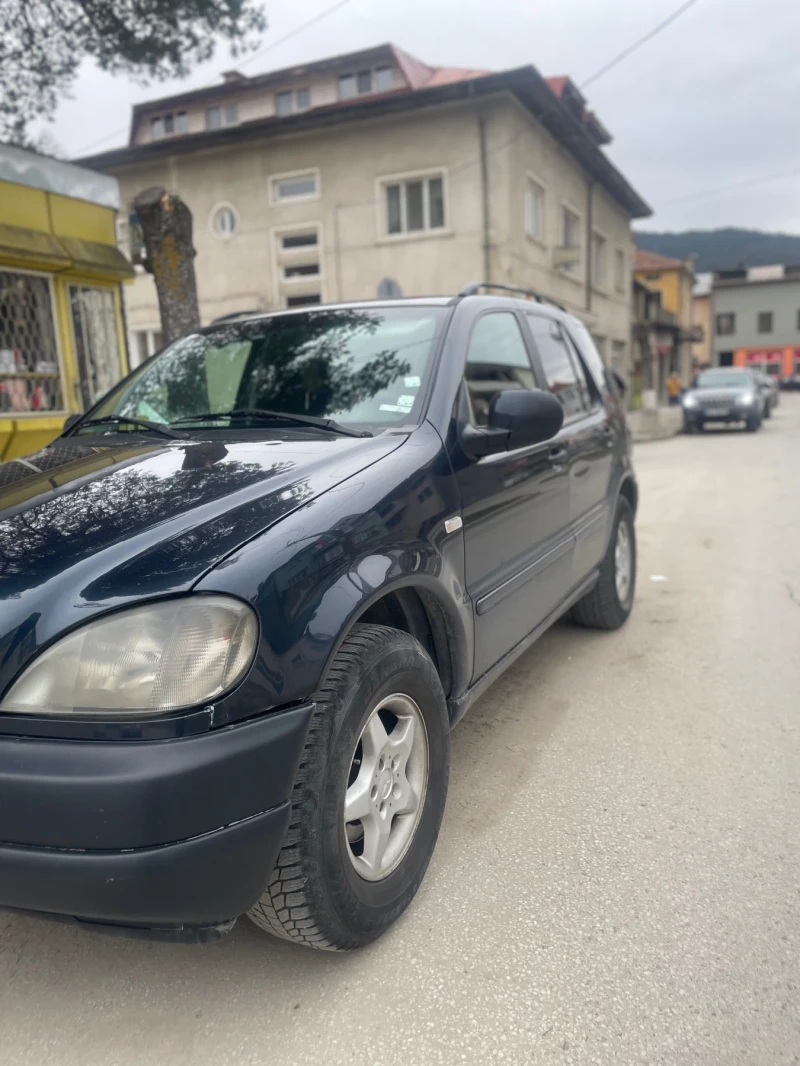 Mercedes-Benz ML 230 Газ/Бензин Газовата е слагана в Италия, снимка 2 - Автомобили и джипове - 49606564