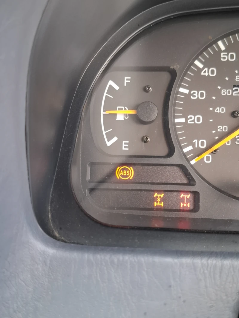 Toyota Land cruiser 3.0 TD, снимка 10 - Автомобили и джипове - 52456656