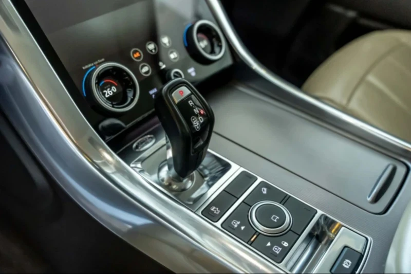 Land Rover Range Rover Sport, снимка 10 - Автомобили и джипове - 52394909