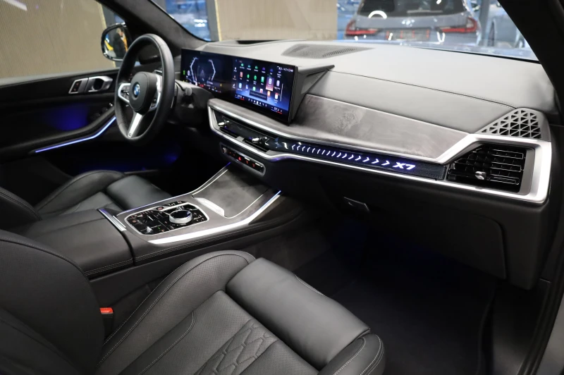 BMW X7 M SPORT PRO* XDRIVE* SWAROVSKI* SKY LOUNGE* , снимка 15 - Автомобили и джипове - 53130441