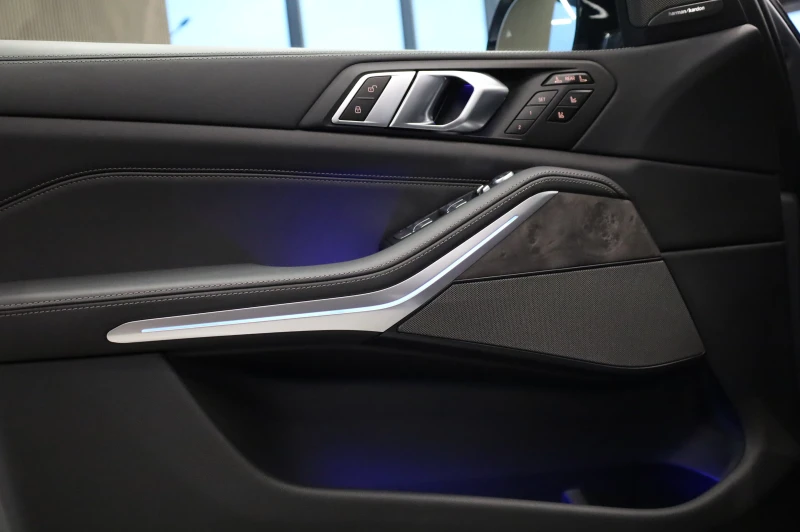 BMW X7 M SPORT PRO* XDRIVE* SWAROVSKI* SKY LOUNGE* , снимка 14 - Автомобили и джипове - 53130441