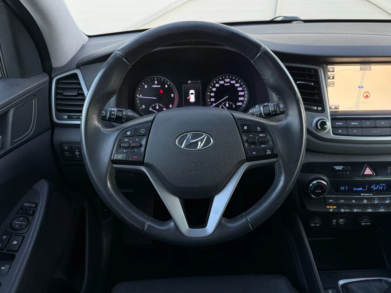 Hyundai Tucson 1.7 CRDI Навигация/Камера/Keyless/Собствен лизинг, снимка 12 - Автомобили и джипове - 53156322
